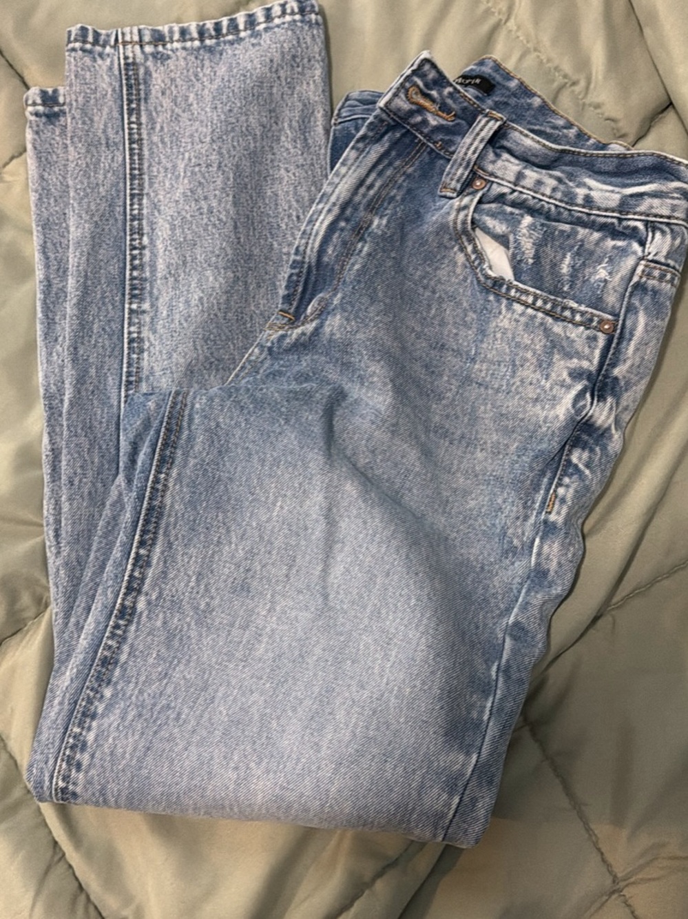 Boston Proper Light Wash Relaxed Women’s Jeans